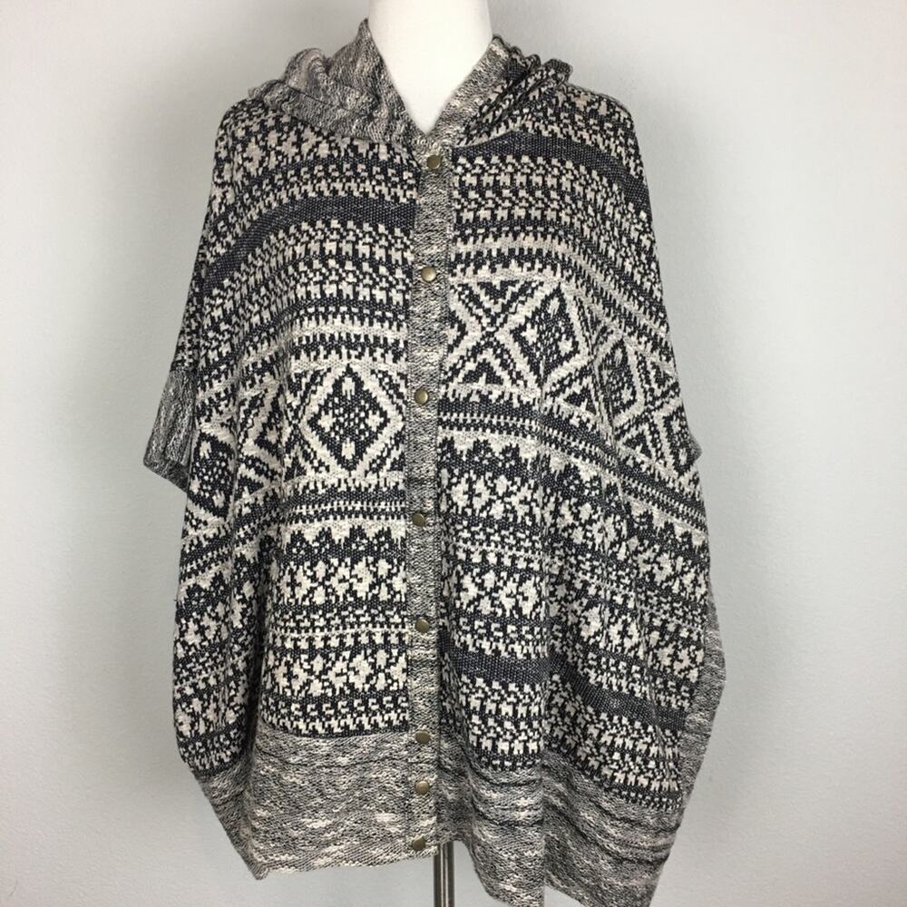 Lucky Brand Hooded Tan & Black Snap Wrap One Size